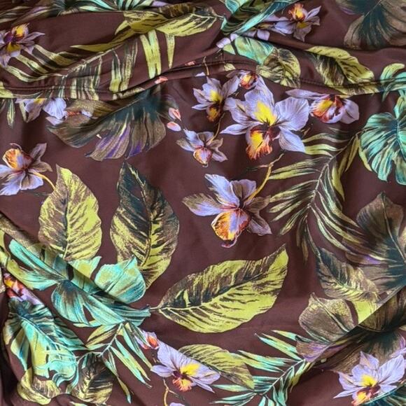 Shade & Shore NWT Women's Strapless Bandeau Floral One Piece Swimsuit Medium - Picture 3 of 5